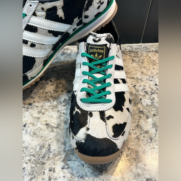 Adidas Men's Cow Print Sneakers with Teal Laces - Picture 5 of 13